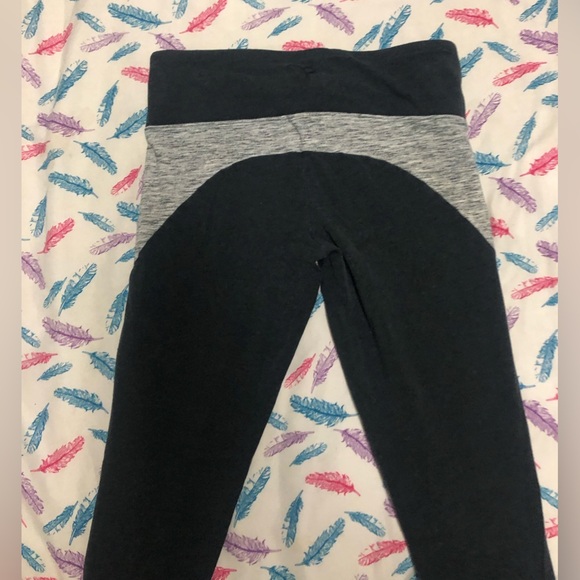 TNA Grey leggings - Picture 3 of 5